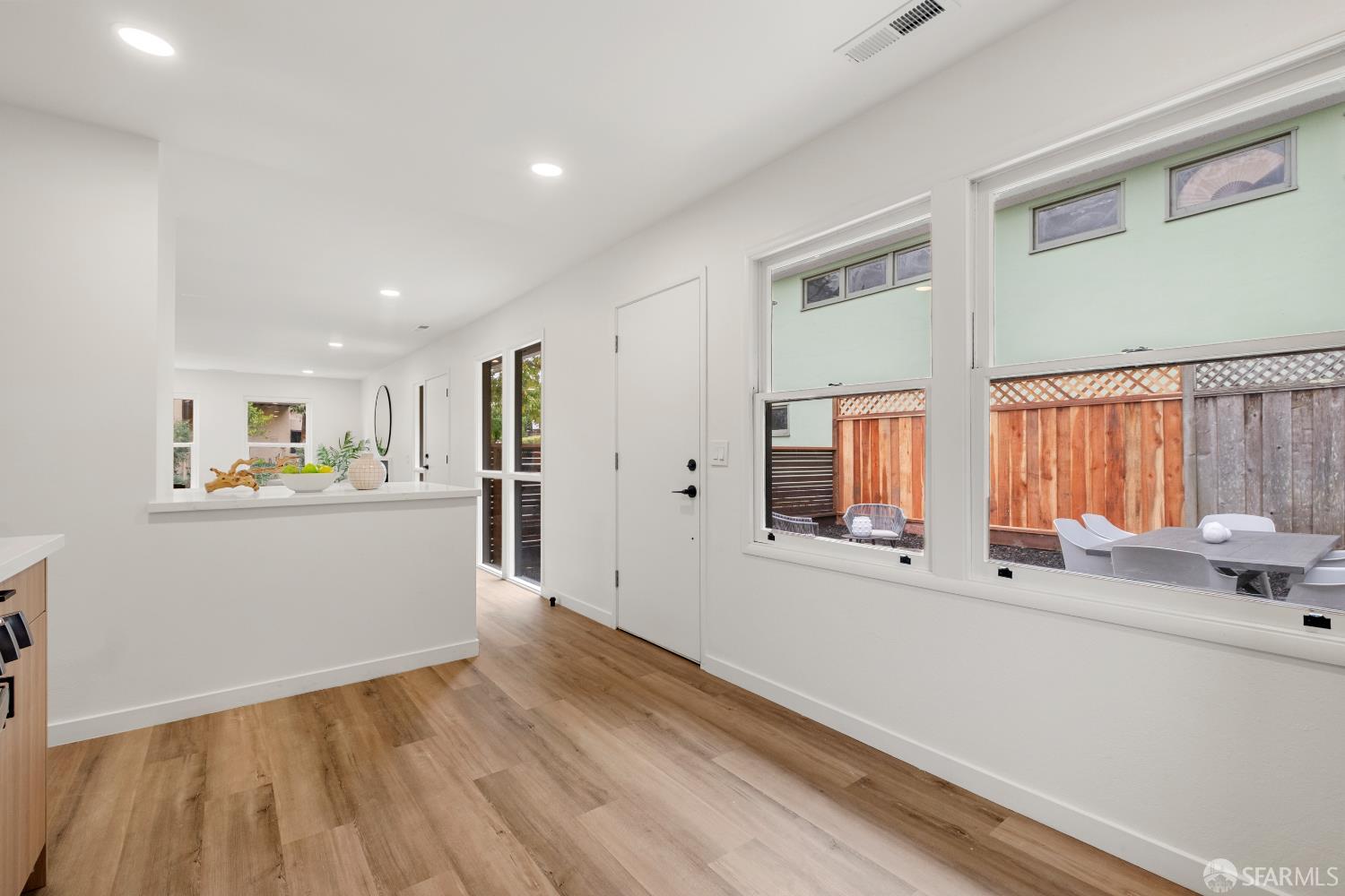 Detail Gallery Image 30 of 52 For 1441 Crestwood Dr, San Bruno,  CA 94066 - 3 Beds | 3 Baths