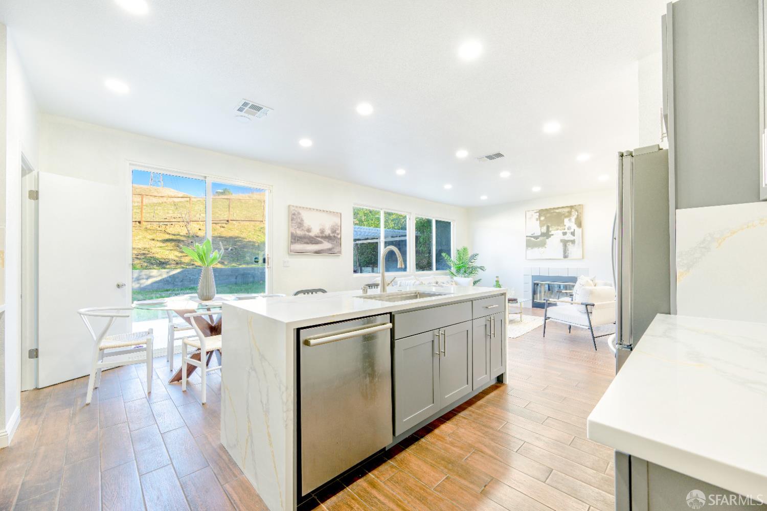 Detail Gallery Image 18 of 83 For 2275 Southwood Dr, Pittsburg,  CA 94565 - 6 Beds | 4 Baths