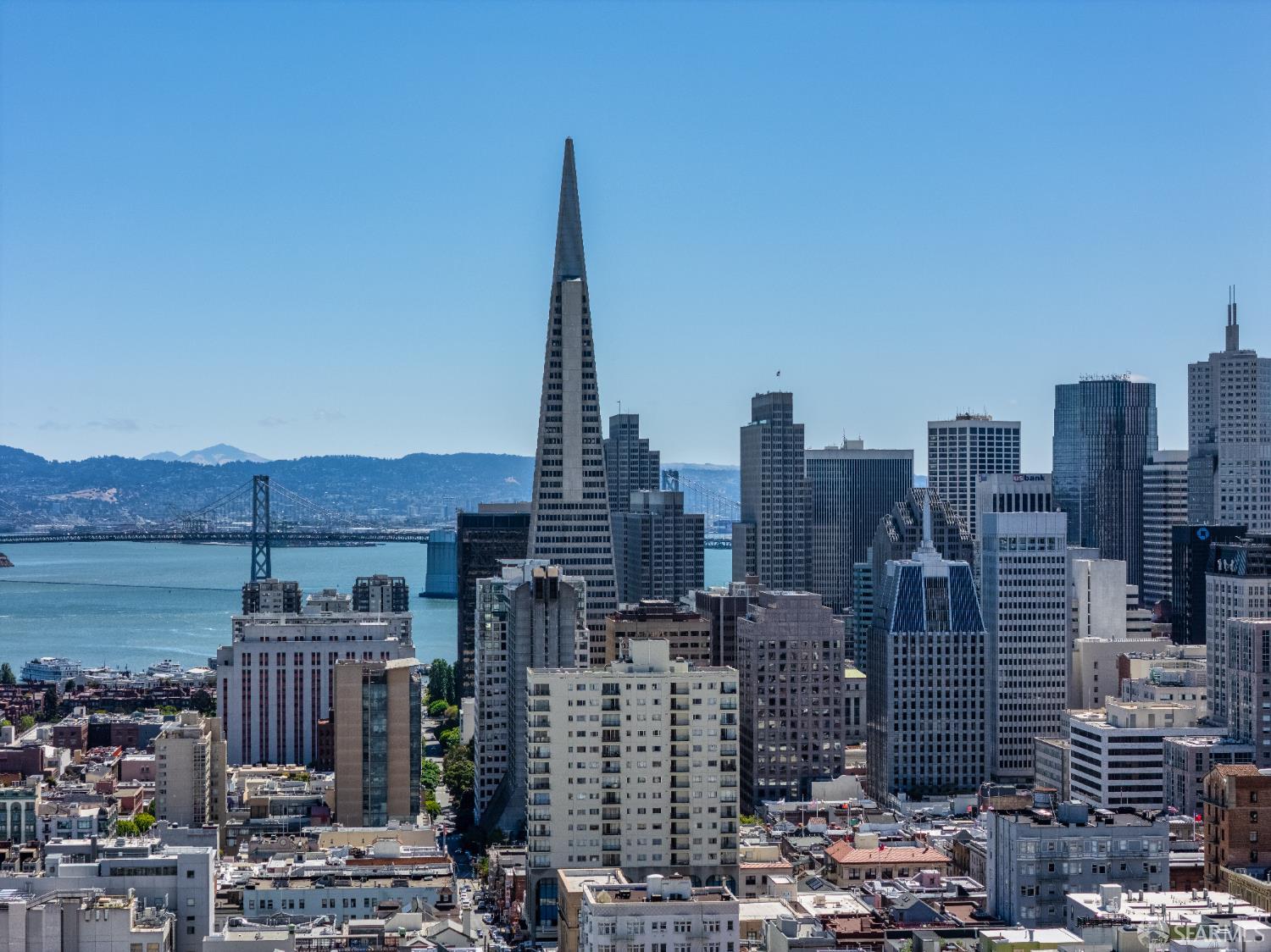 Detail Gallery Image 2 of 46 For 1244 Washington St, San Francisco,  CA 94108 - 2 Beds | 2 Baths