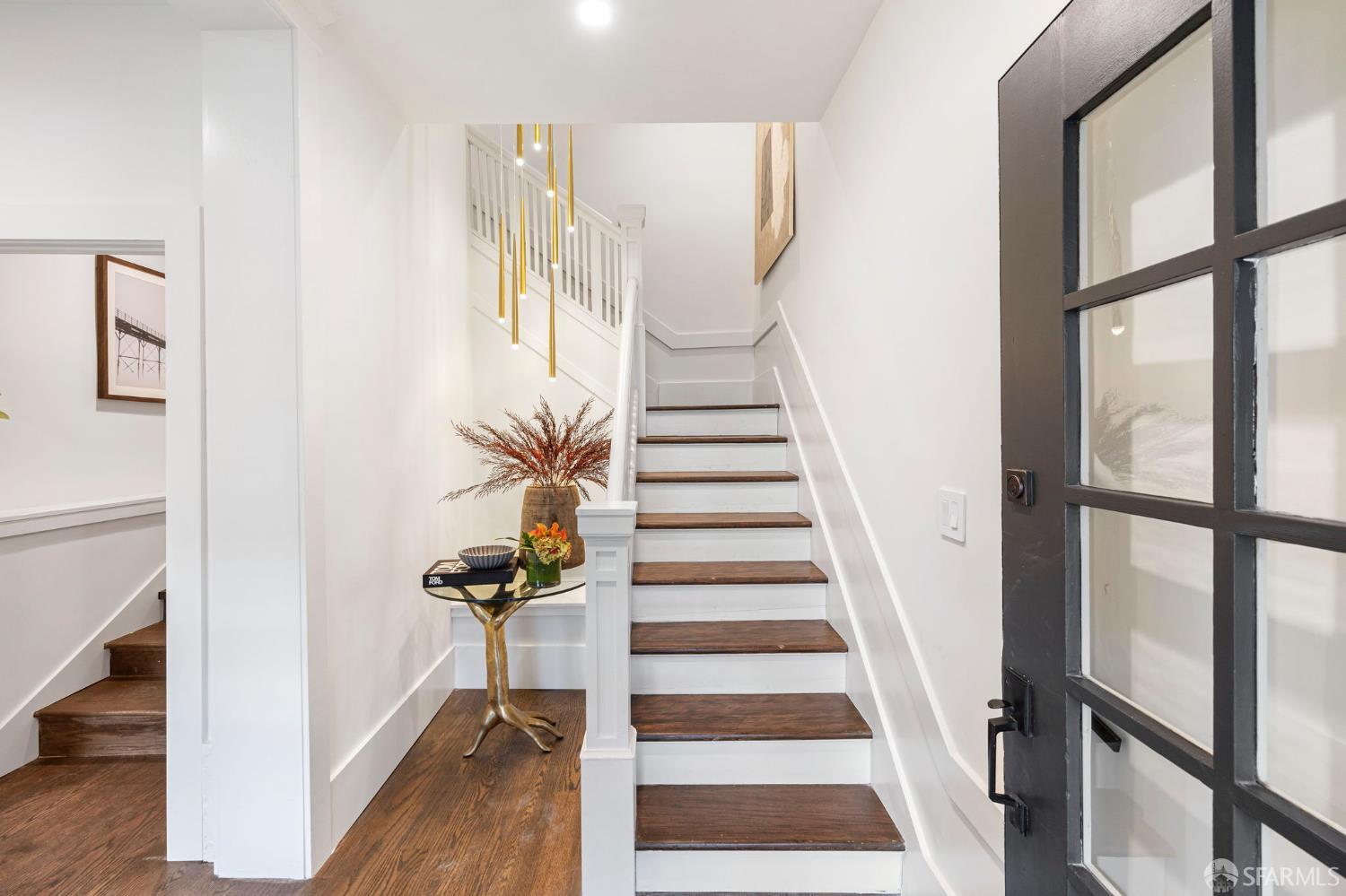 Detail Gallery Image 3 of 66 For 3983 19th St, San Francisco,  CA 94114 - 4 Beds | 2/1 Baths