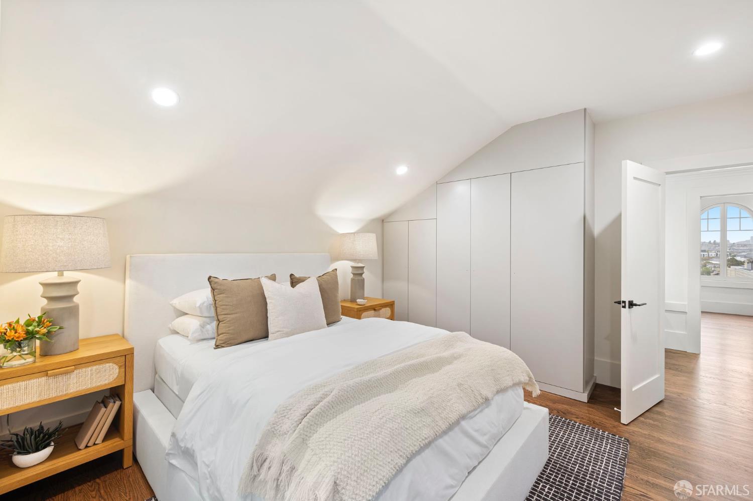 Detail Gallery Image 47 of 66 For 3983 19th St, San Francisco,  CA 94114 - 4 Beds | 2/1 Baths