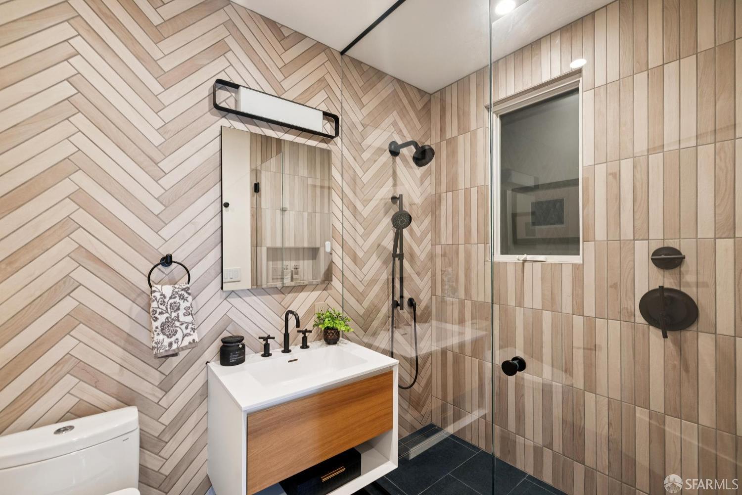 Photo #48: 425087818 Listing: Photo #48