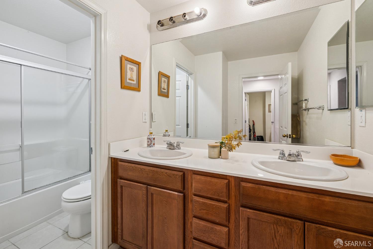 Detail Gallery Image 21 of 38 For 205 Montevina Way, Hayward,  CA 94545 - 5 Beds | 3 Baths