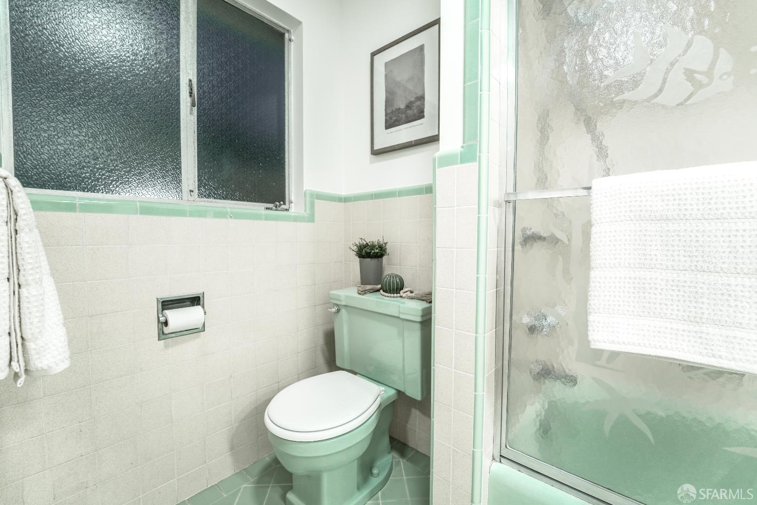 Detail Gallery Image 21 of 44 For 393 2nd Ave, Colma,  CA 94014 - 4 Beds | 3 Baths