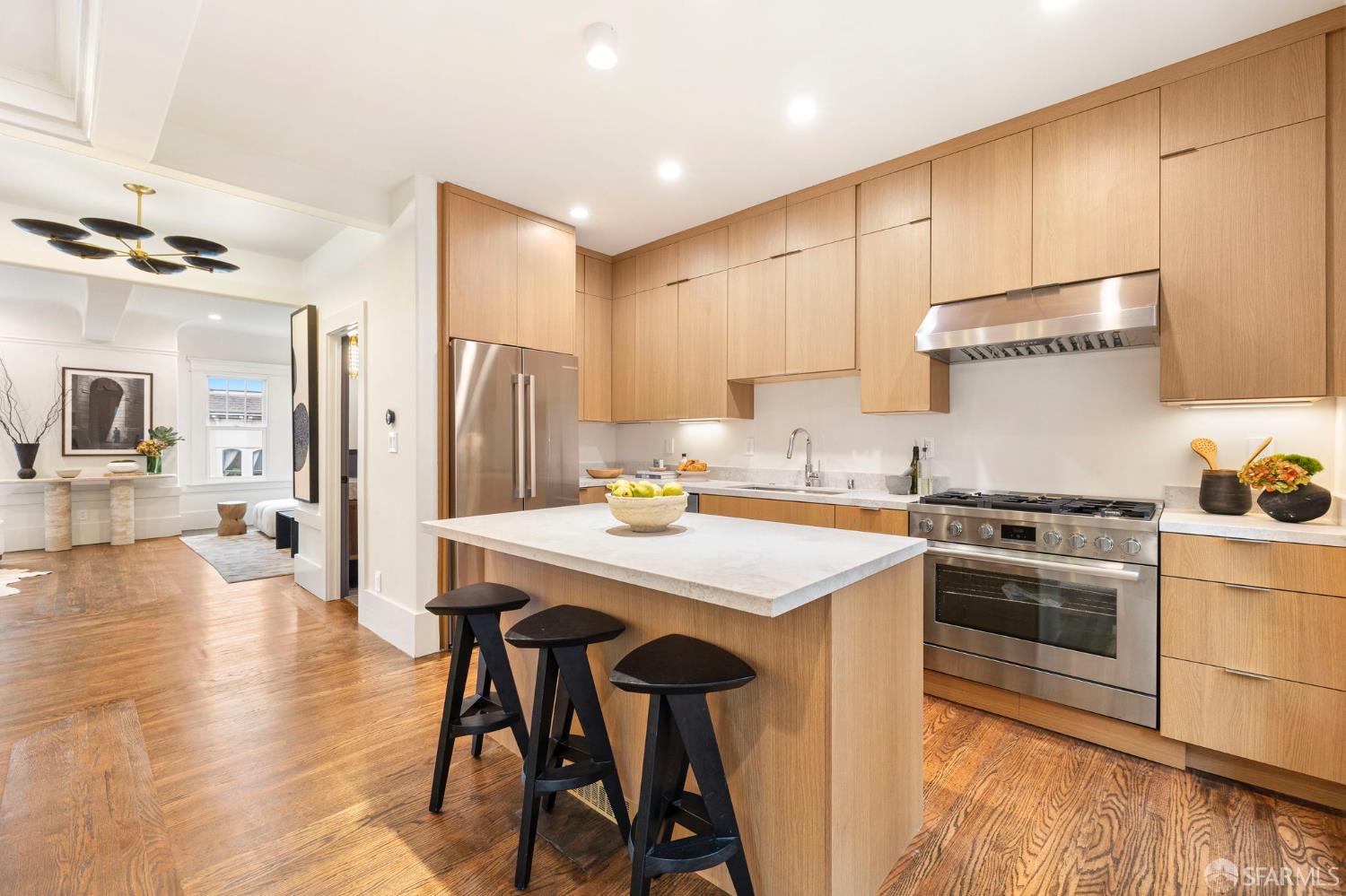 Detail Gallery Image 21 of 66 For 3983 19th St, San Francisco,  CA 94114 - 4 Beds | 2/1 Baths