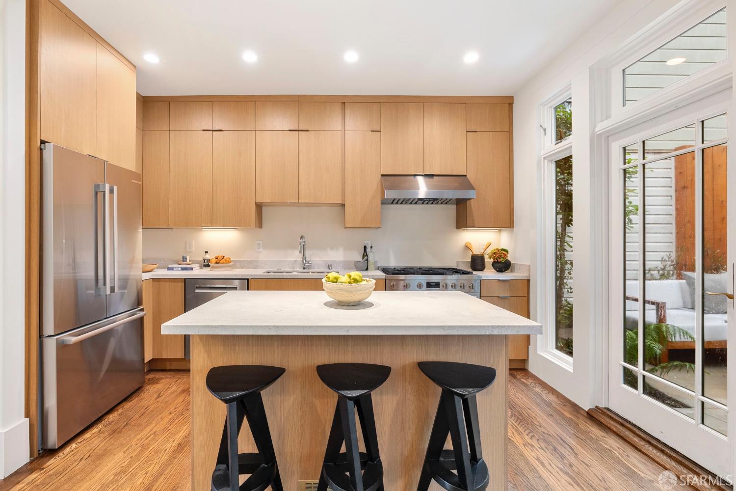 Detail Gallery Image 19 of 66 For 3983 19th St, San Francisco,  CA 94114 - 4 Beds | 2/1 Baths