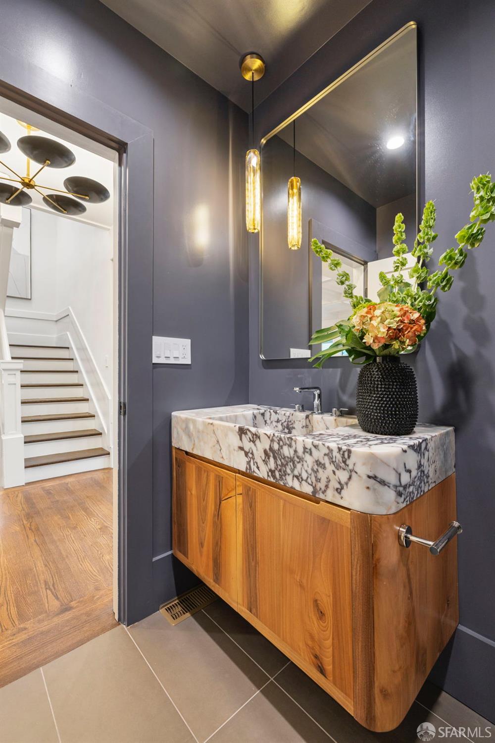 Detail Gallery Image 13 of 66 For 3983 19th St, San Francisco,  CA 94114 - 4 Beds | 2/1 Baths