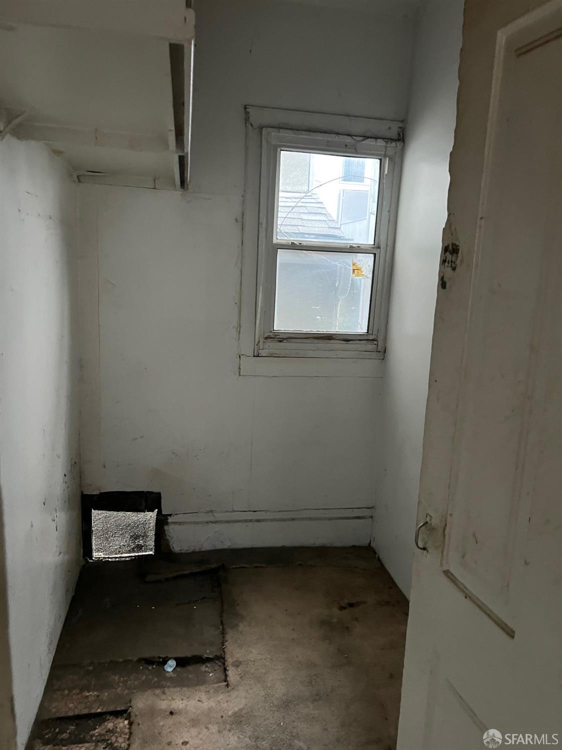 Detail Gallery Image 10 of 14 For 3064 Ford St, Oakland,  CA 94601 - 3 Beds | 1 Baths