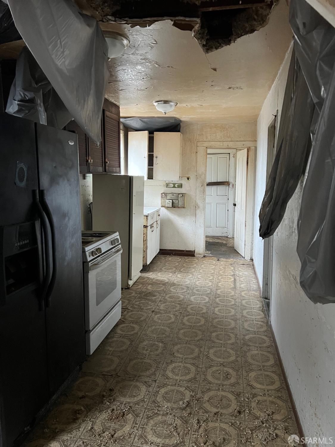 Detail Gallery Image 7 of 14 For 3064 Ford St, Oakland,  CA 94601 - 3 Beds | 1 Baths