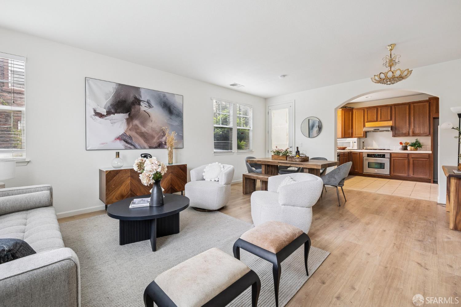 Detail Gallery Image 4 of 38 For 205 Montevina Way, Hayward,  CA 94545 - 5 Beds | 3 Baths