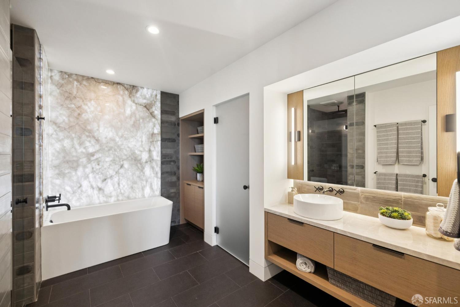 Photo #37: 425087818 Listing: Photo #37