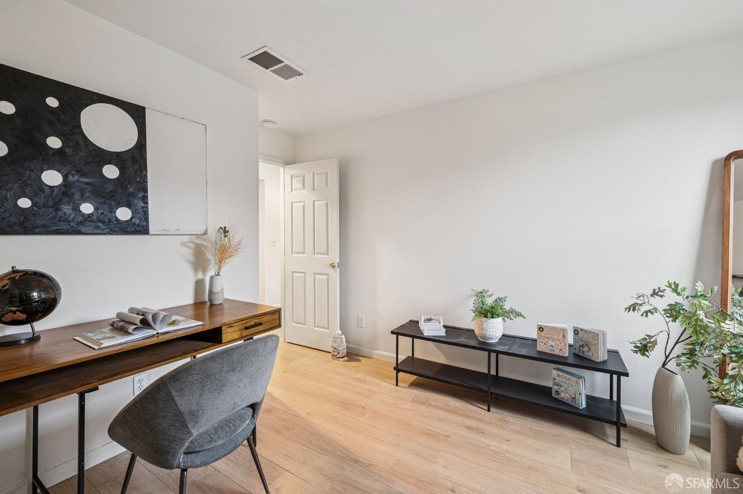 Detail Gallery Image 20 of 38 For 205 Montevina Way, Hayward,  CA 94545 - 5 Beds | 3 Baths