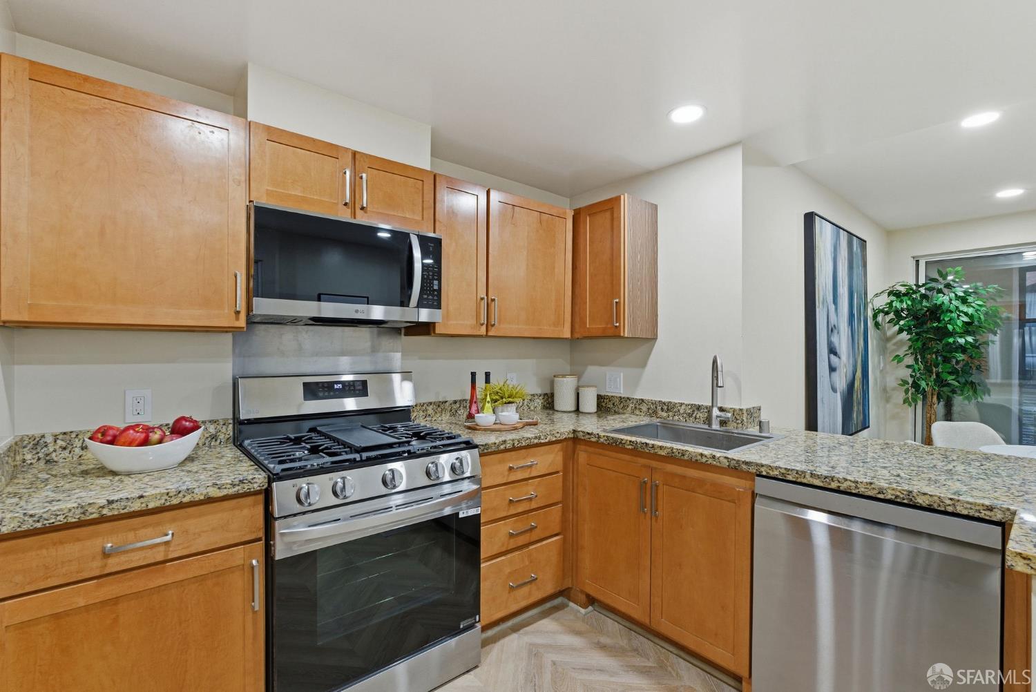 Detail Gallery Image 14 of 36 For 81 Frank Norris St #201,  San Francisco,  CA 94109 - 1 Beds | 1 Baths
