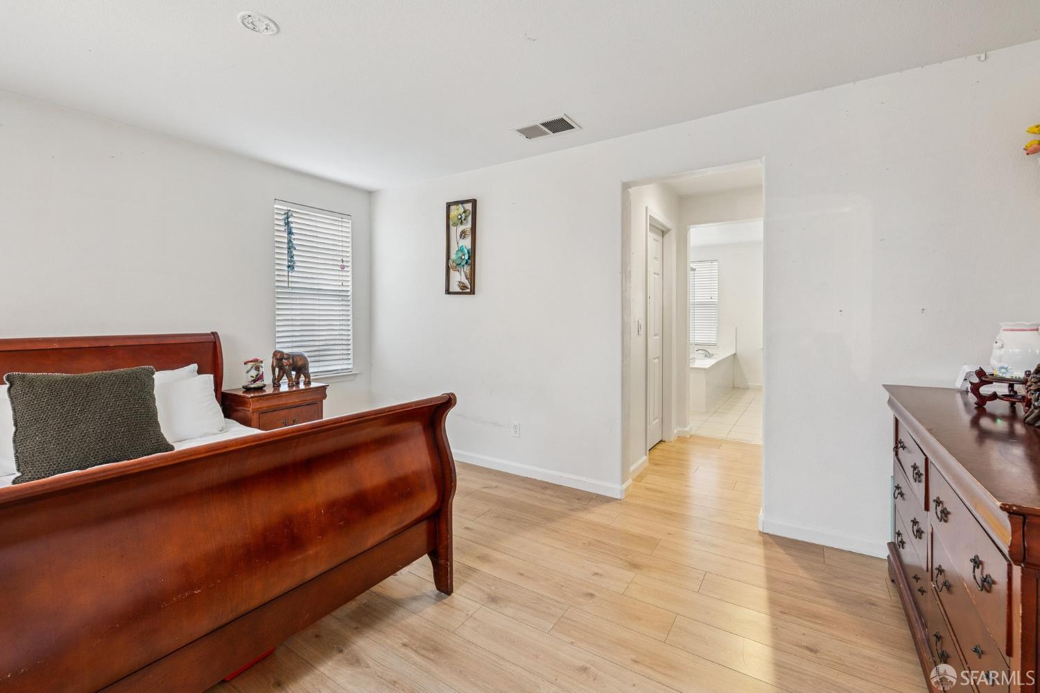 Detail Gallery Image 24 of 38 For 205 Montevina Way, Hayward,  CA 94545 - 5 Beds | 3 Baths