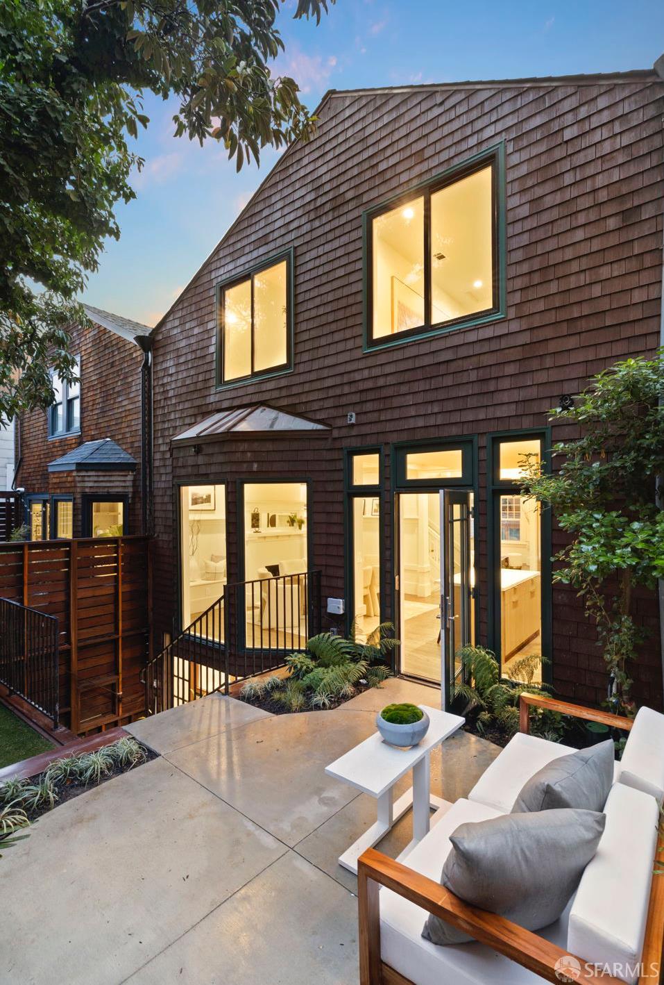 Detail Gallery Image 27 of 66 For 3983 19th St, San Francisco,  CA 94114 - 4 Beds | 2/1 Baths