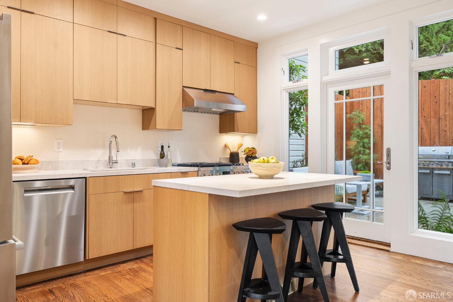 Detail Gallery Image 23 of 66 For 3983 19th St, San Francisco,  CA 94114 - 4 Beds | 2/1 Baths