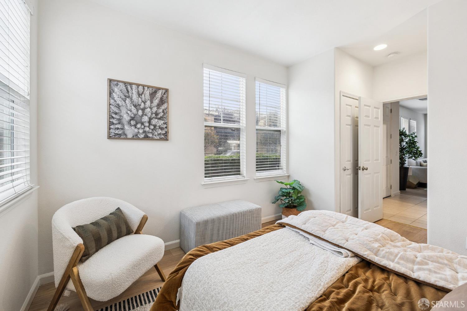 Detail Gallery Image 14 of 38 For 205 Montevina Way, Hayward,  CA 94545 - 5 Beds | 3 Baths