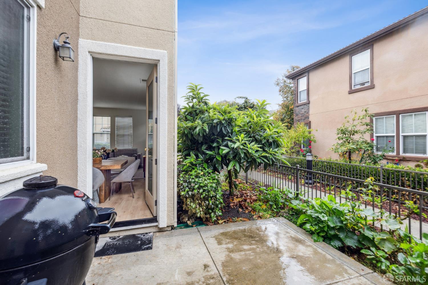 Detail Gallery Image 7 of 38 For 205 Montevina Way, Hayward,  CA 94545 - 5 Beds | 3 Baths