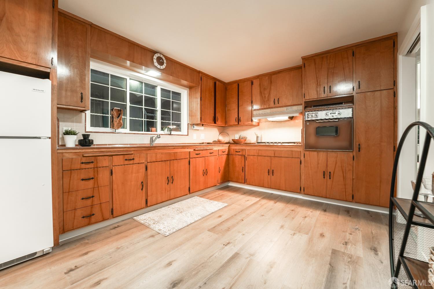 Detail Gallery Image 9 of 44 For 393 2nd Ave, Colma,  CA 94014 - 4 Beds | 3 Baths