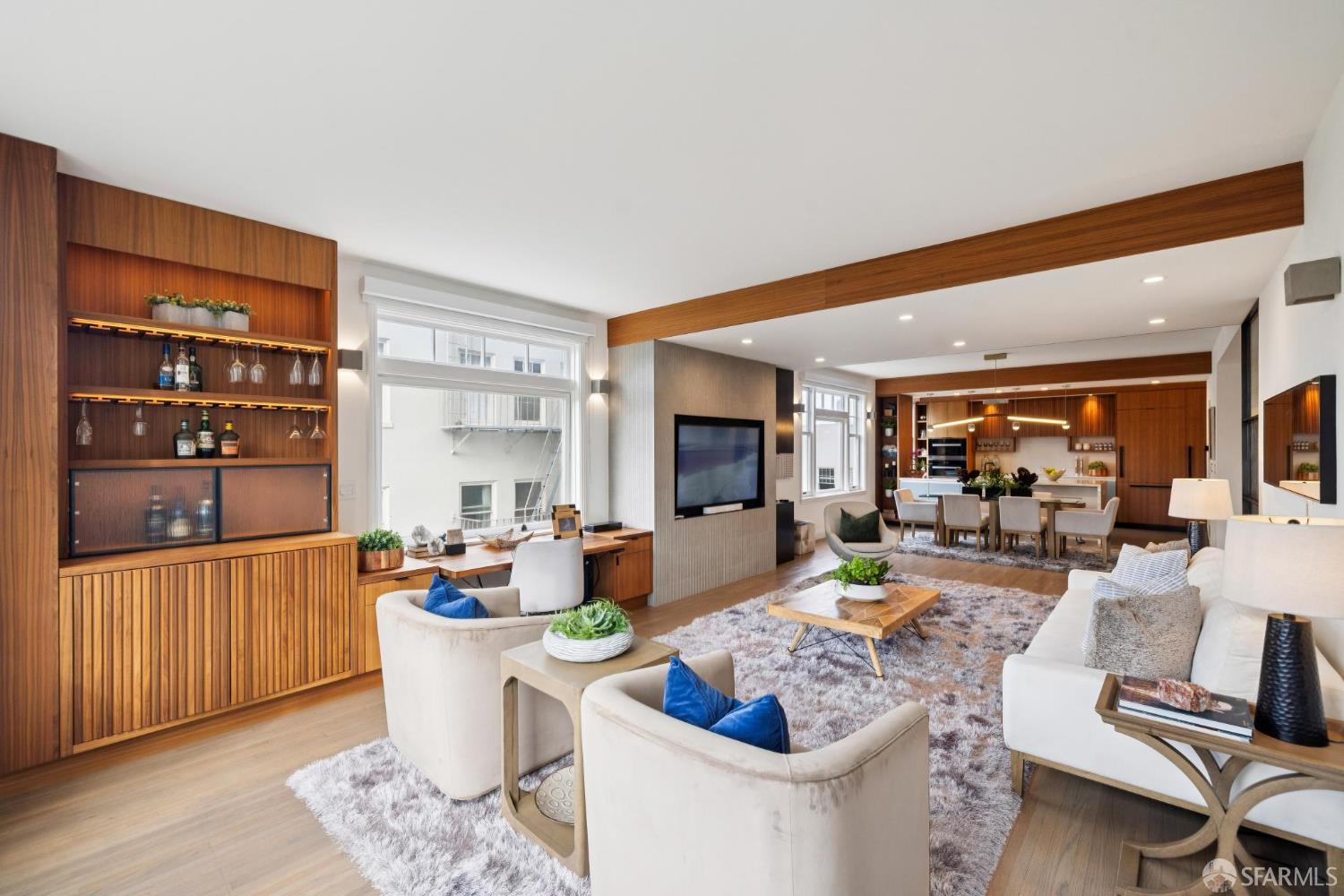 Photo #3: 425087818 Listing: Photo #3