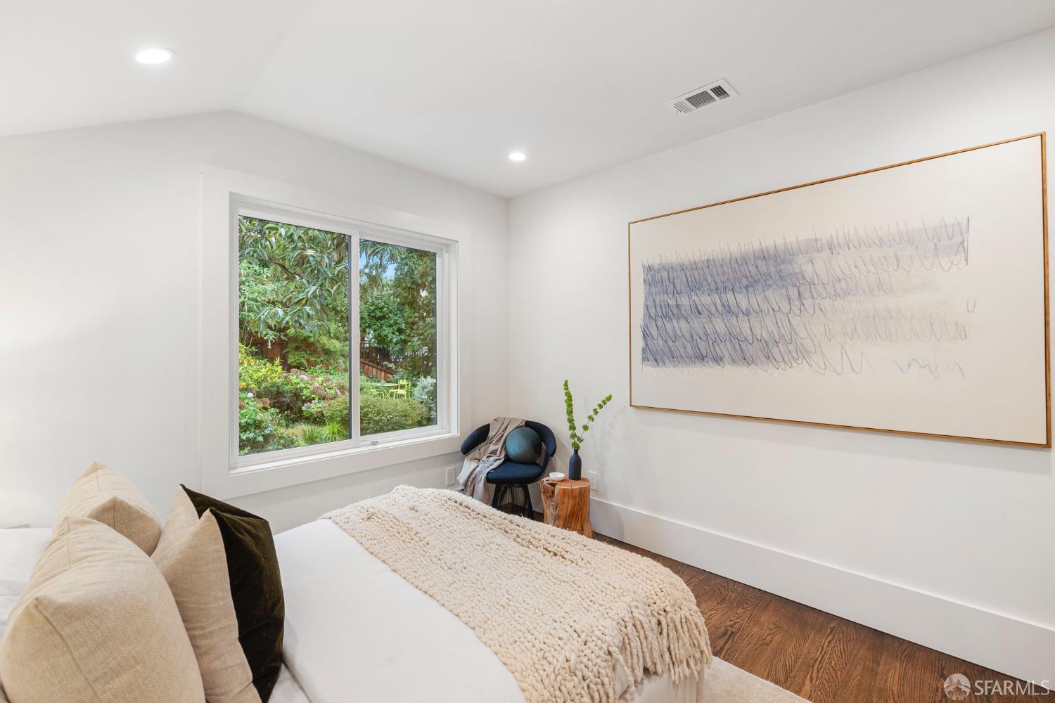 Detail Gallery Image 52 of 66 For 3983 19th St, San Francisco,  CA 94114 - 4 Beds | 2/1 Baths