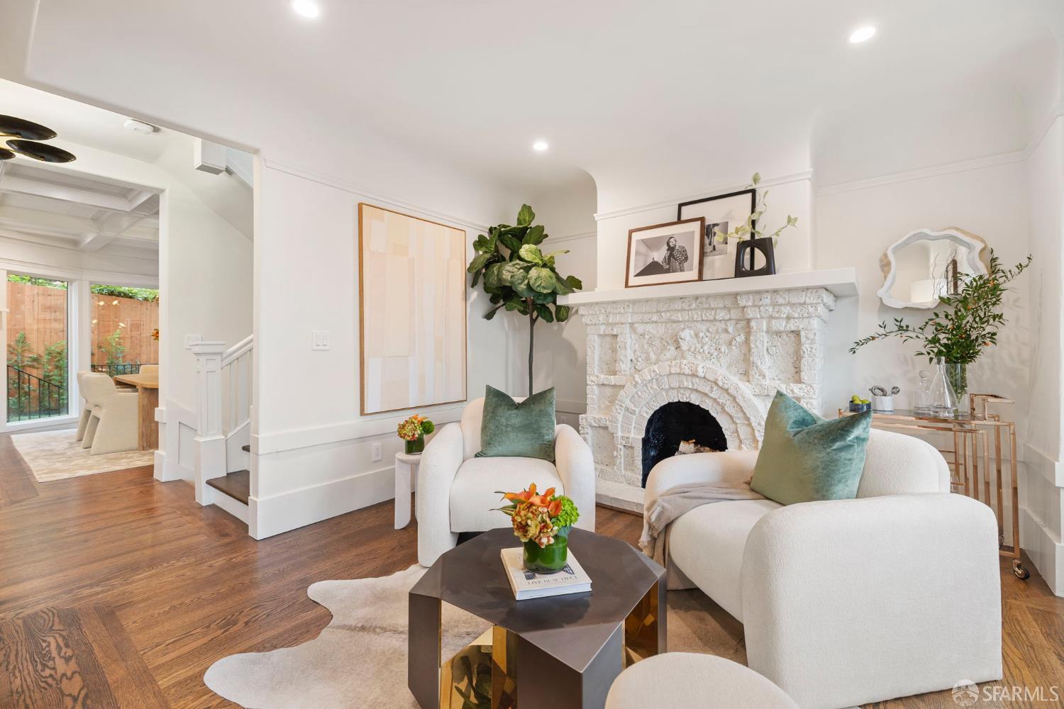 Detail Gallery Image 7 of 66 For 3983 19th St, San Francisco,  CA 94114 - 4 Beds | 2/1 Baths