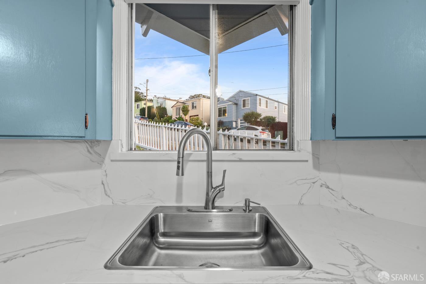 Detail Gallery Image 8 of 20 For 193 Hillside Blvd, Daly City,  CA 94014 - 3 Beds | 1 Baths
