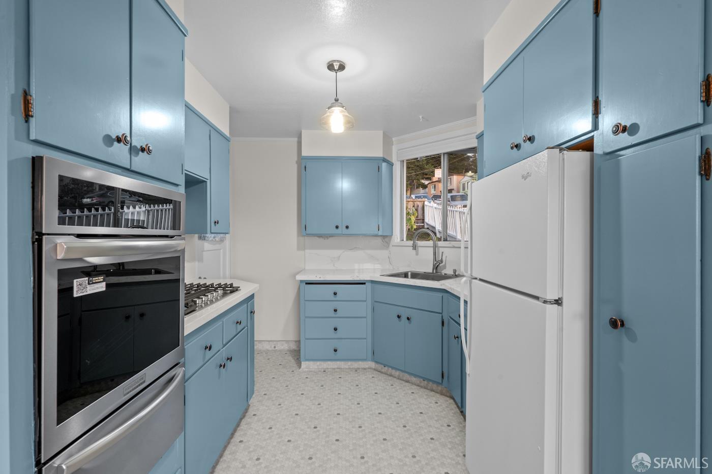 Detail Gallery Image 7 of 20 For 193 Hillside Blvd, Daly City,  CA 94014 - 3 Beds | 1 Baths