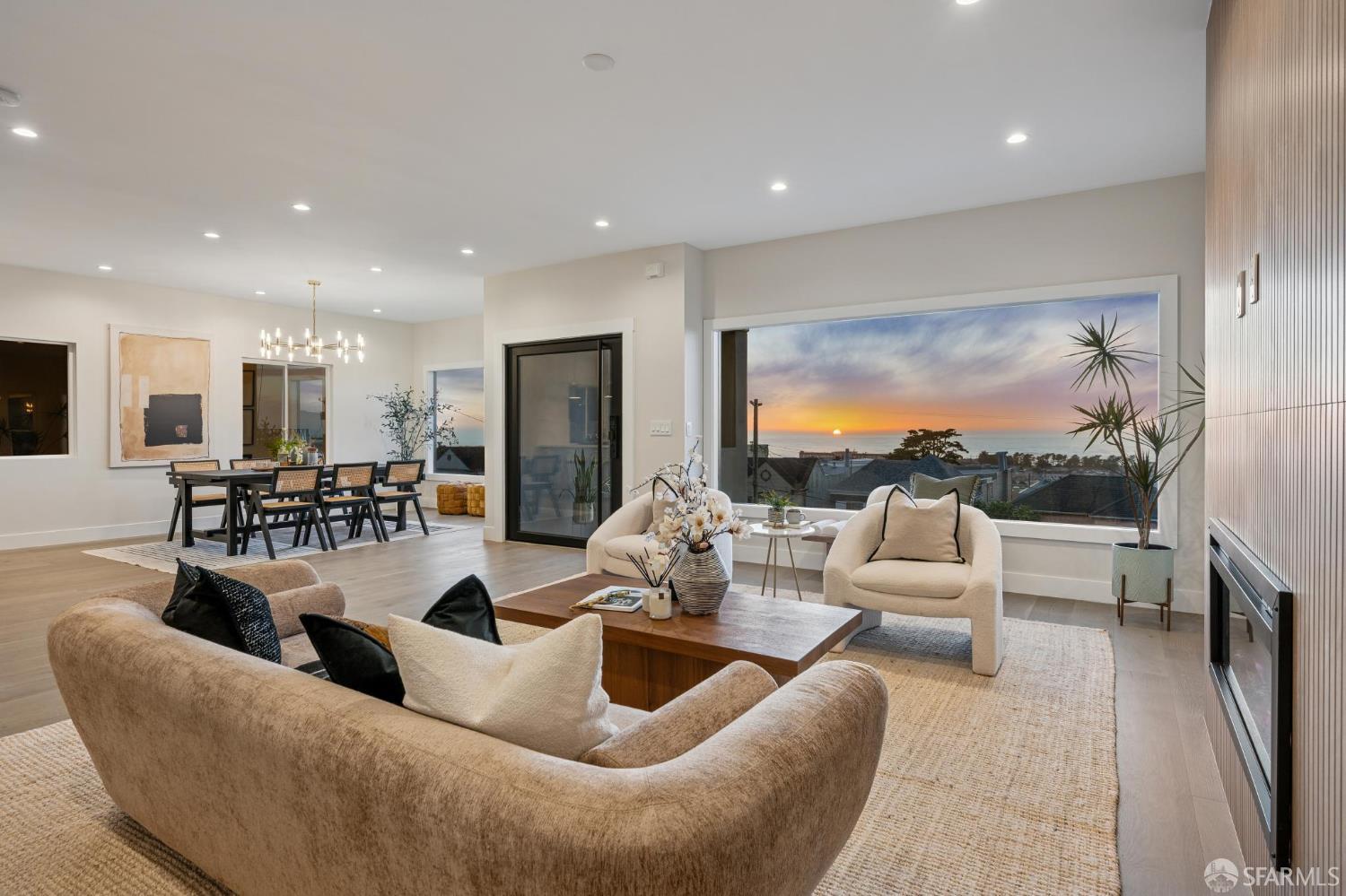 Detail Gallery Image 6 of 99 For 2024 15th Ave, San Francisco,  CA 94116 - 3 Beds | 4/1 Baths