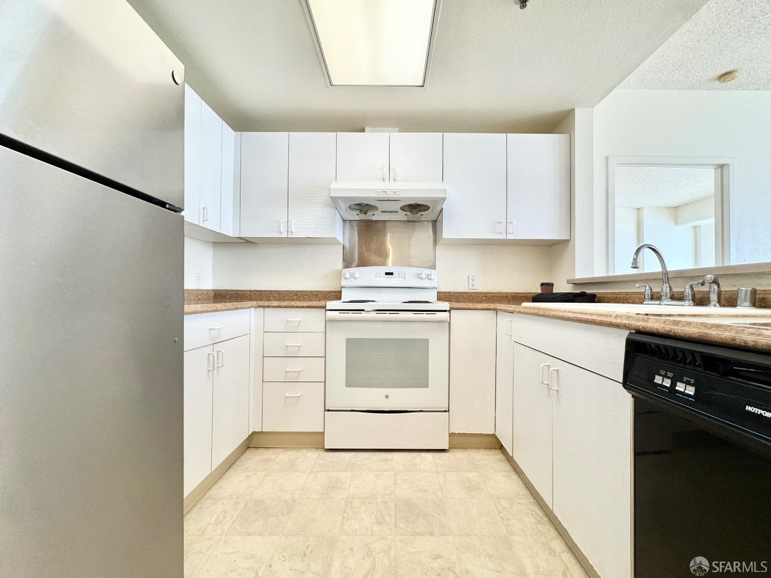 Detail Gallery Image 7 of 29 For 988 Franklin St #302,  Oakland,  CA 94607 - 1 Beds | 1 Baths