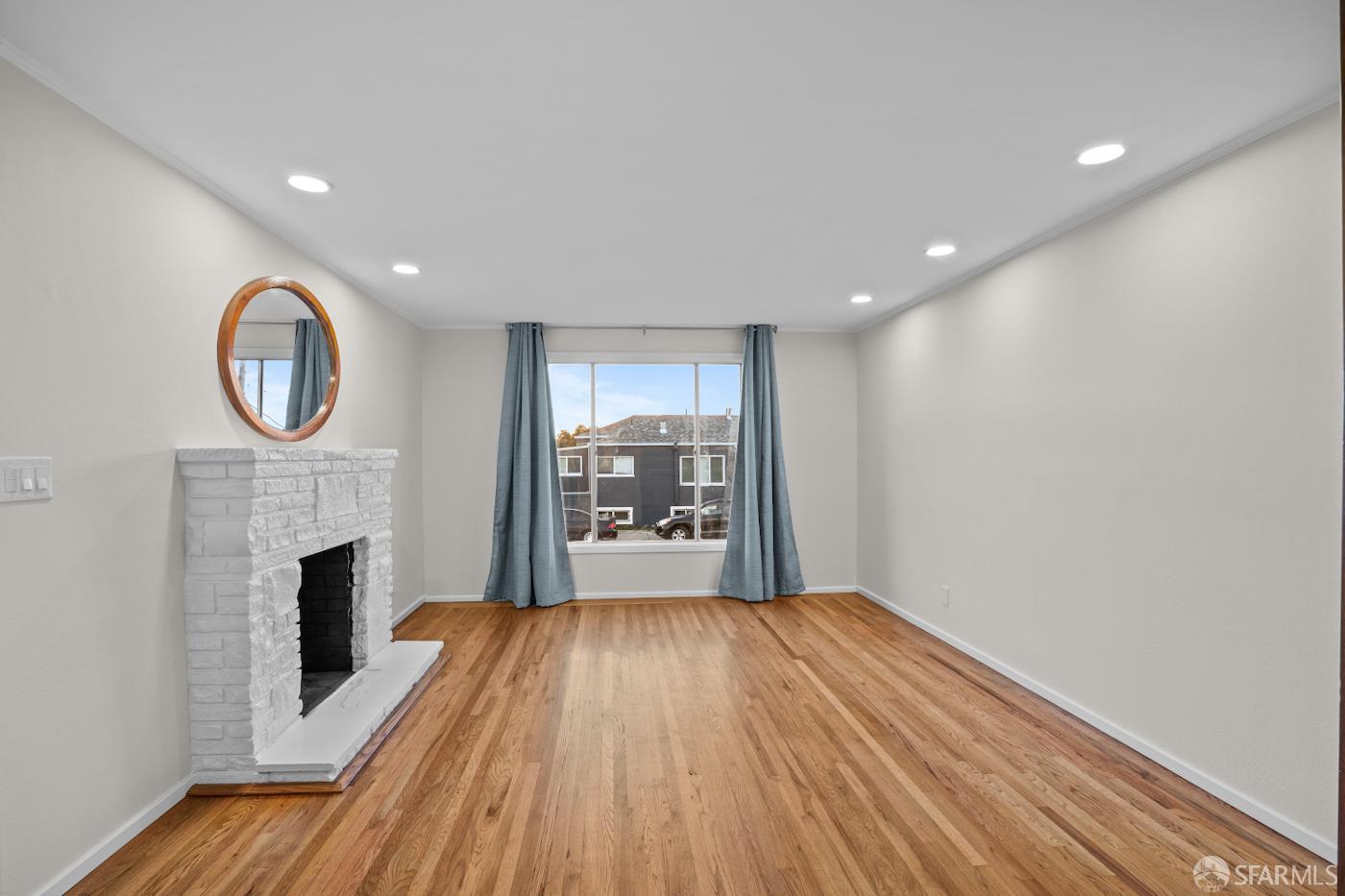 Detail Gallery Image 3 of 20 For 193 Hillside Blvd, Daly City,  CA 94014 - 3 Beds | 1 Baths