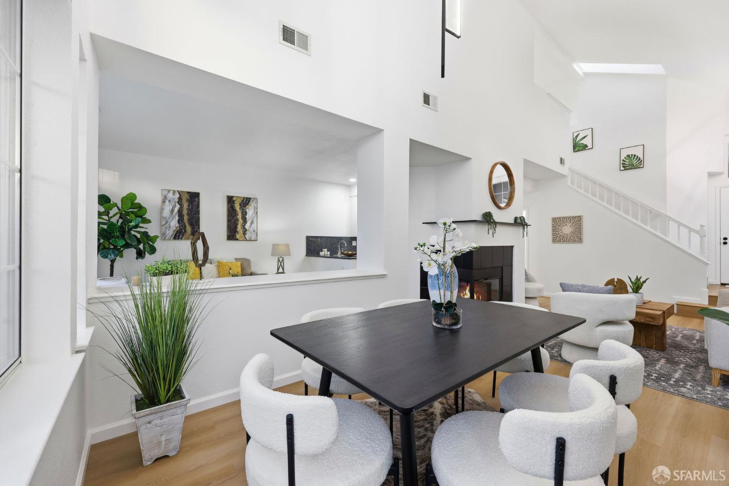 Detail Gallery Image 17 of 42 For 287 Scotts Vly, Hercules,  CA 94547 - 3 Beds | 2/1 Baths