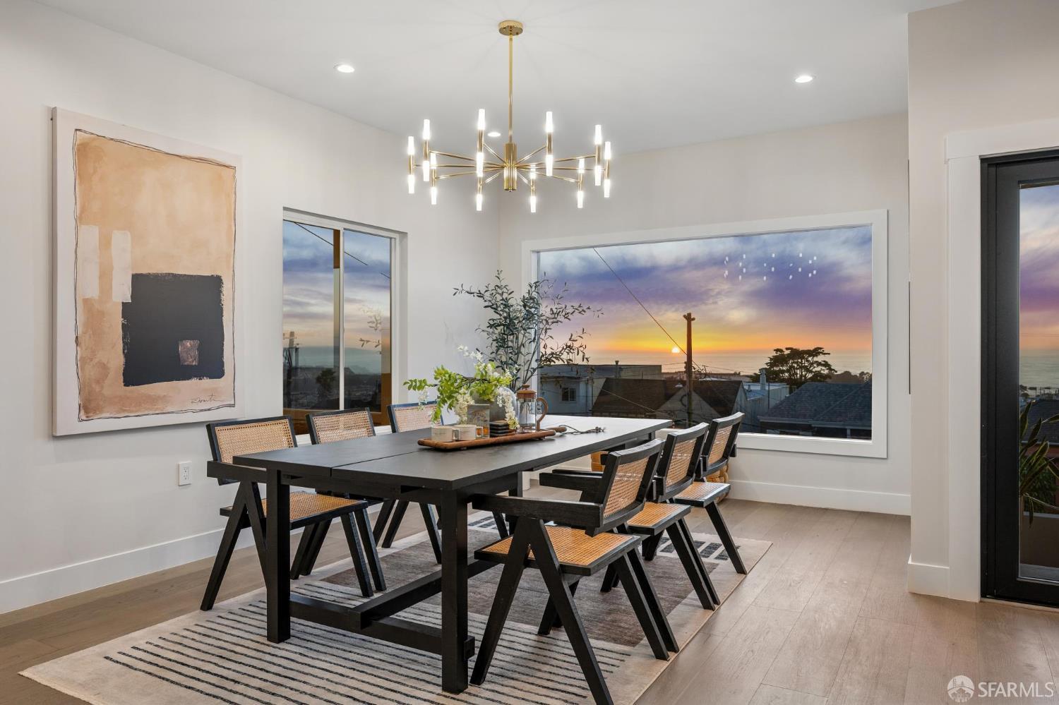 Detail Gallery Image 7 of 99 For 2024 15th Ave, San Francisco,  CA 94116 - 3 Beds | 4/1 Baths