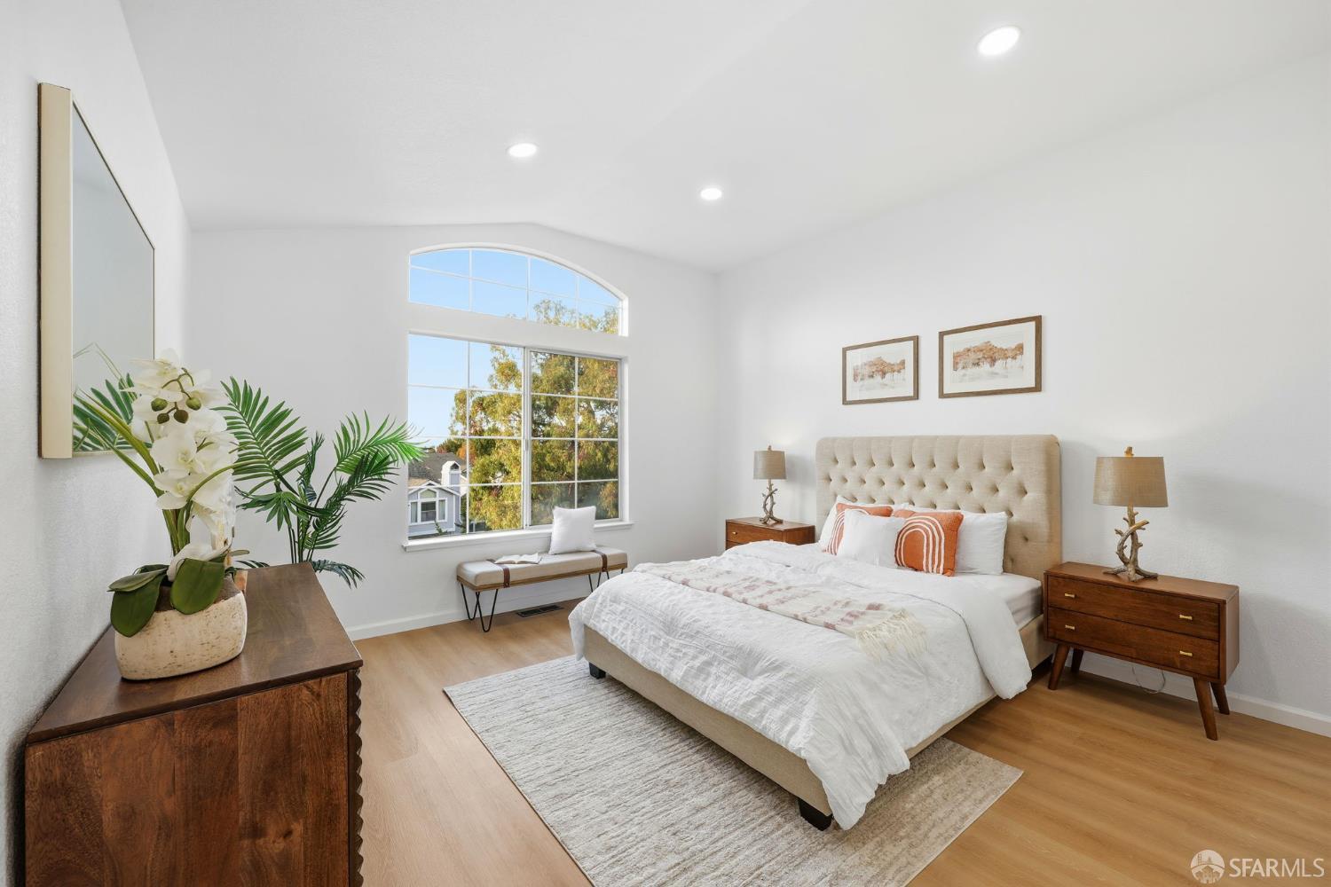 Detail Gallery Image 19 of 42 For 287 Scotts Vly, Hercules,  CA 94547 - 3 Beds | 2/1 Baths