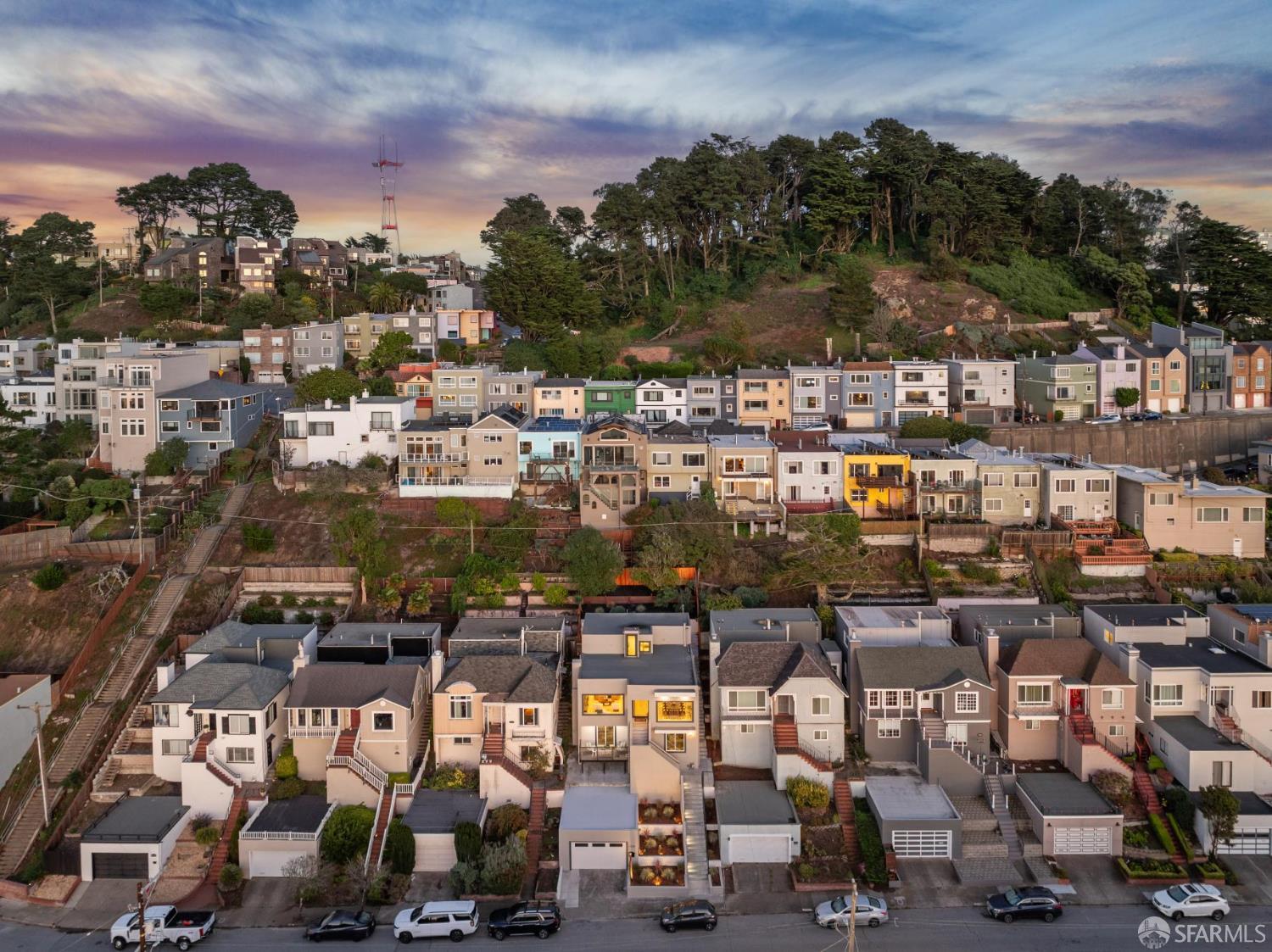 Detail Gallery Image 18 of 99 For 2024 15th Ave, San Francisco,  CA 94116 - 3 Beds | 4/1 Baths