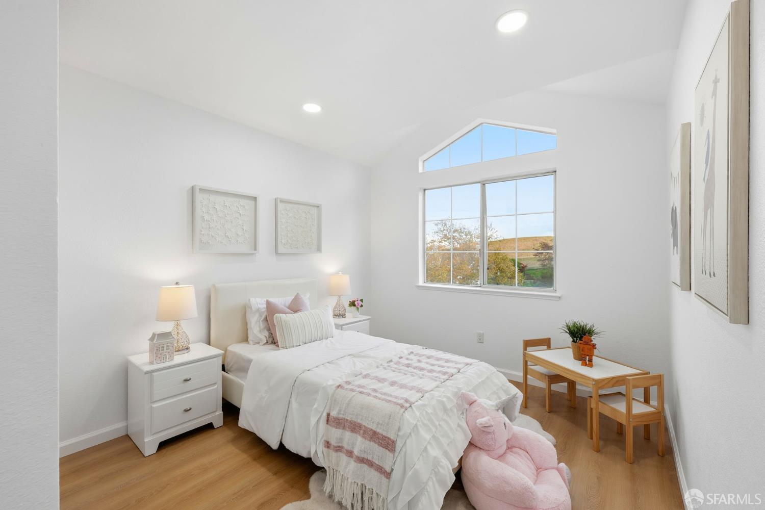 Detail Gallery Image 23 of 42 For 287 Scotts Vly, Hercules,  CA 94547 - 3 Beds | 2/1 Baths