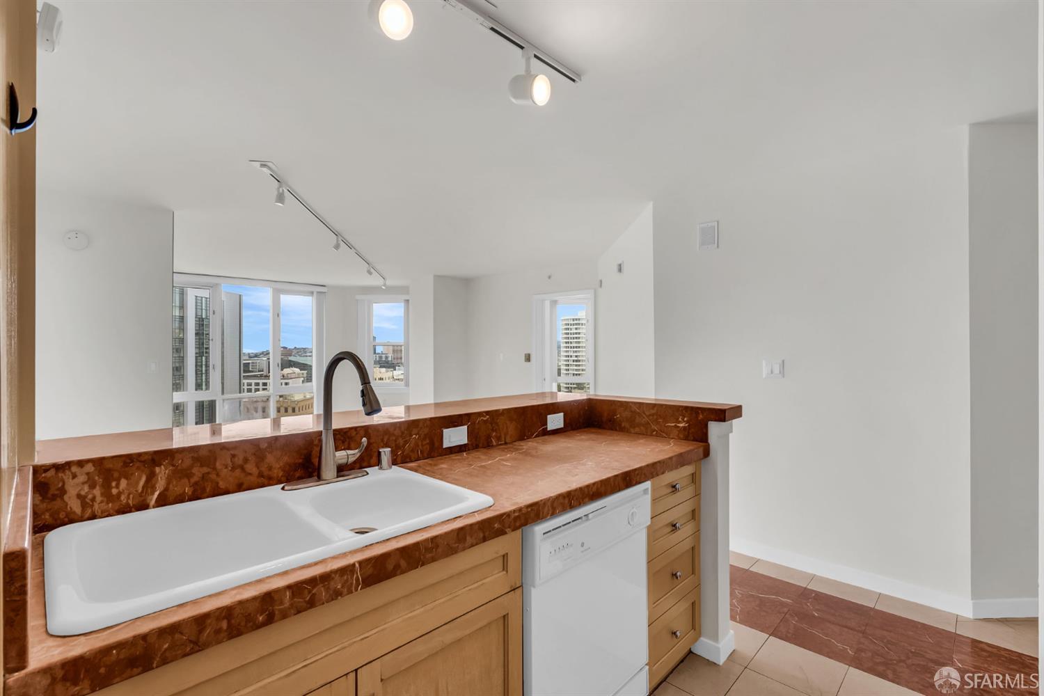 Detail Gallery Image 14 of 55 For 1483 Sutter St #1204,  San Francisco,  CA 94109 - 2 Beds | 2 Baths