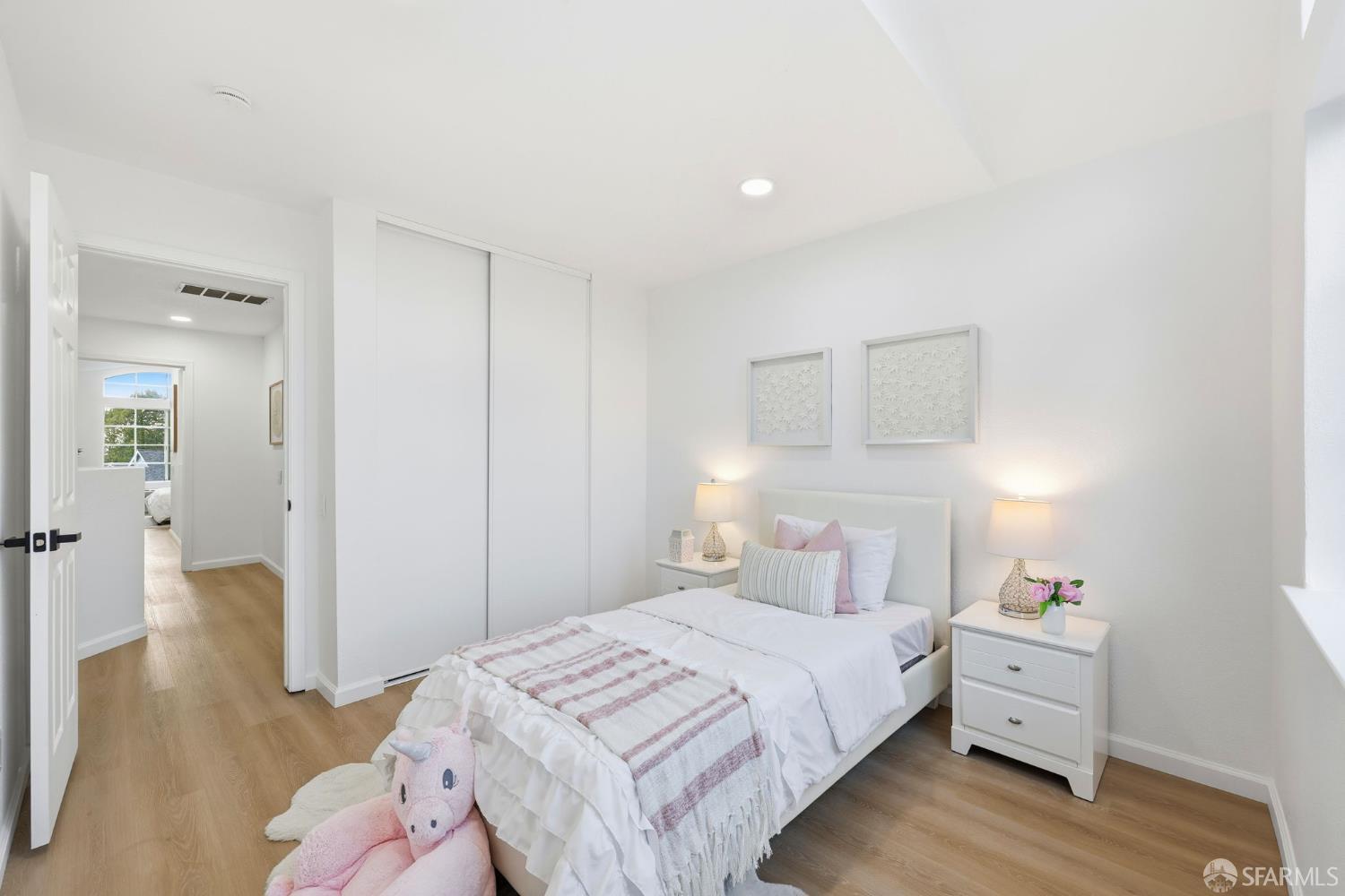 Detail Gallery Image 25 of 42 For 287 Scotts Vly, Hercules,  CA 94547 - 3 Beds | 2/1 Baths