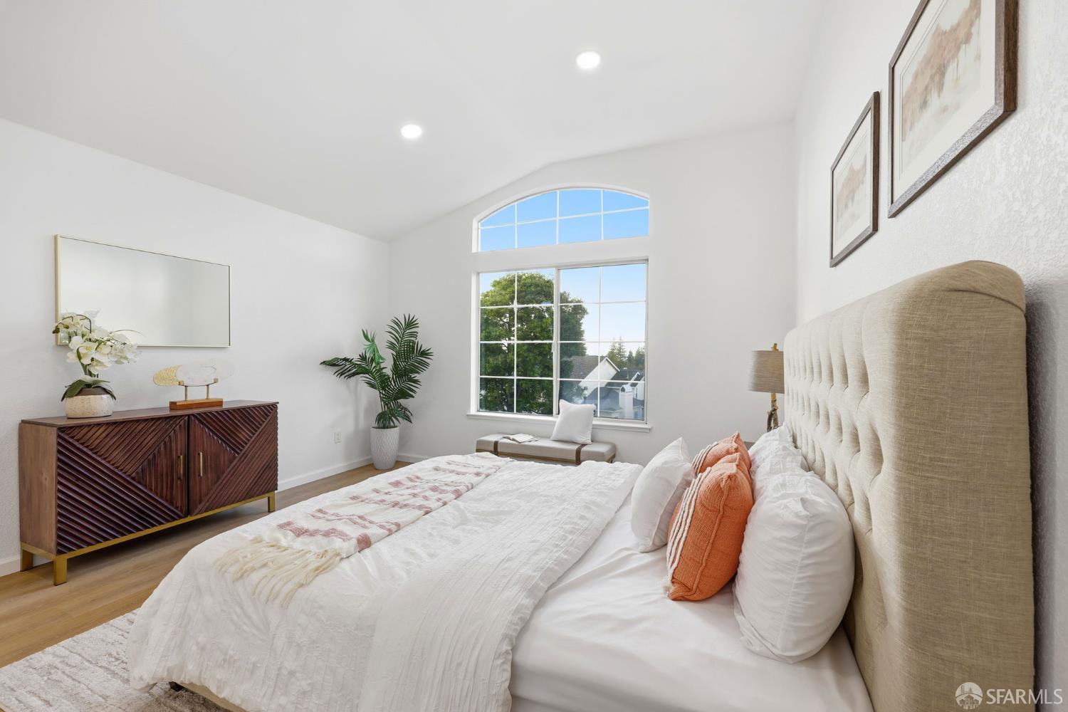 Detail Gallery Image 22 of 42 For 287 Scotts Vly, Hercules,  CA 94547 - 3 Beds | 2/1 Baths