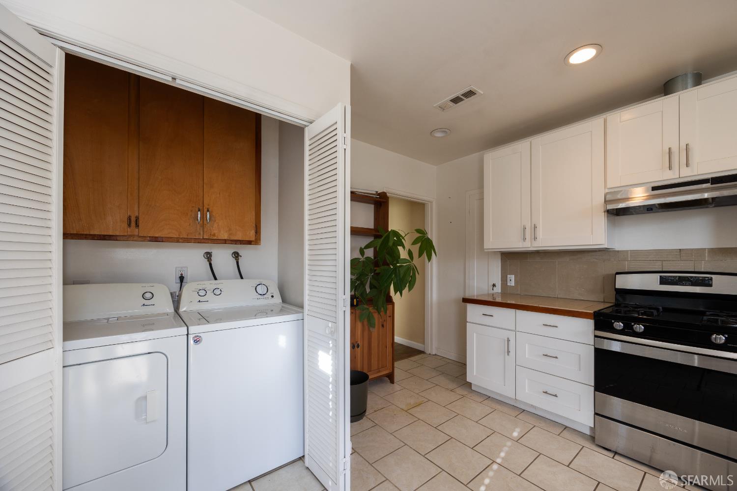 Detail Gallery Image 13 of 25 For 3228 Mcbryde Ave, Richmond,  CA 94804 - 3 Beds | 2 Baths