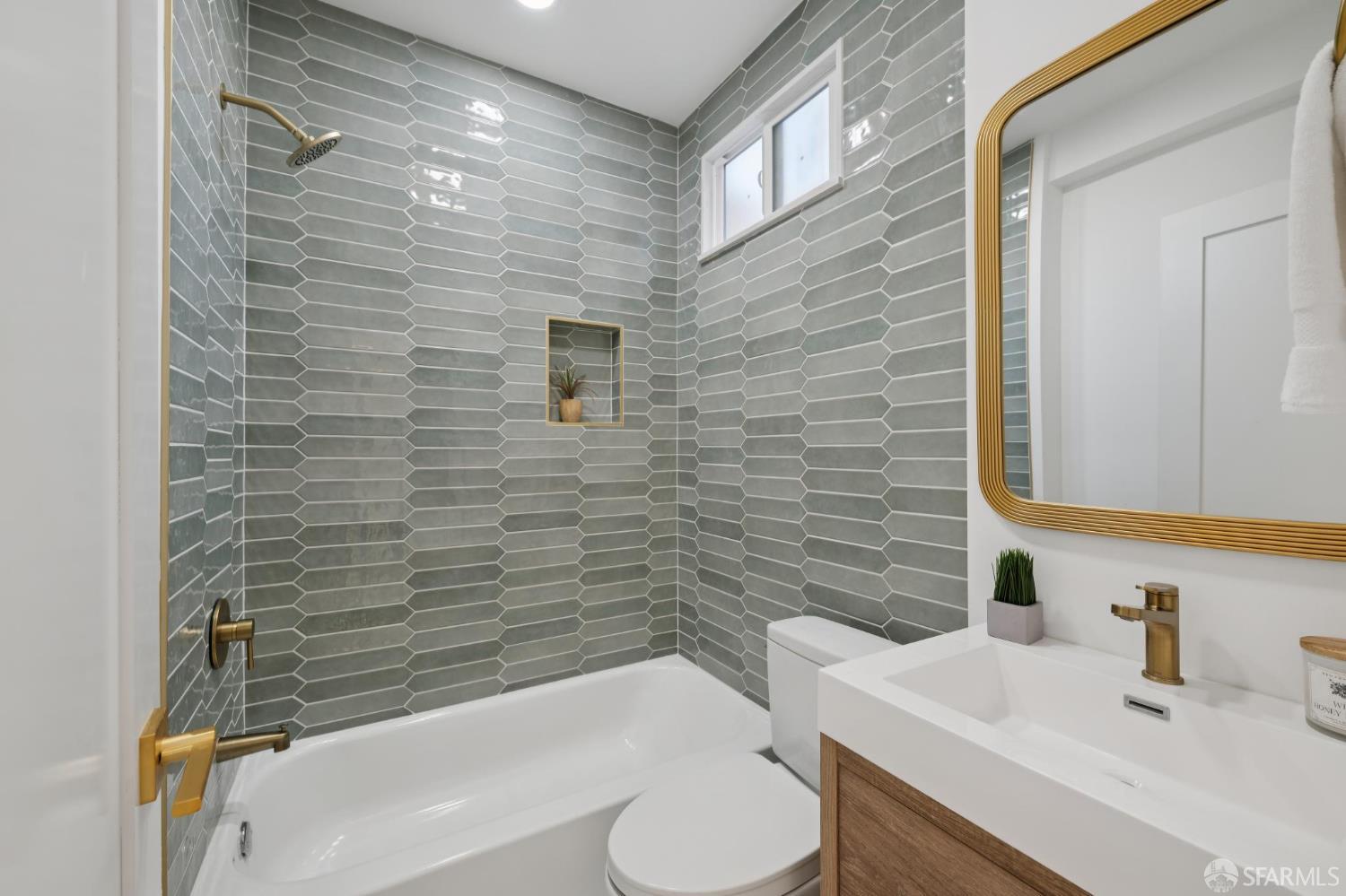 Detail Gallery Image 29 of 34 For 1449 Hyde St #4,  San Francisco,  CA 94109 - 1 Beds | 1 Baths