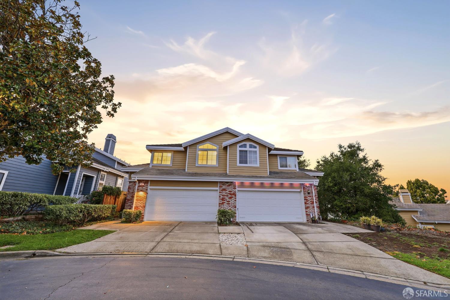 Detail Gallery Image 4 of 42 For 287 Scotts Vly, Hercules,  CA 94547 - 3 Beds | 2/1 Baths