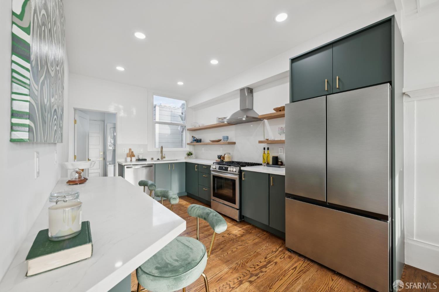 Detail Gallery Image 15 of 34 For 1449 Hyde St #4,  San Francisco,  CA 94109 - 1 Beds | 1 Baths