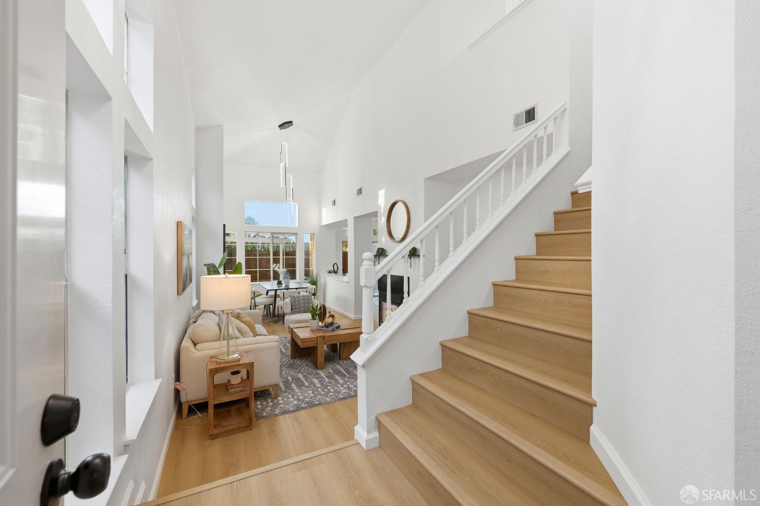 Detail Gallery Image 18 of 42 For 287 Scotts Vly, Hercules,  CA 94547 - 3 Beds | 2/1 Baths