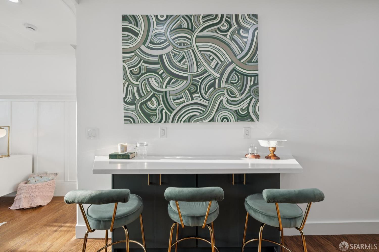 Detail Gallery Image 4 of 34 For 1449 Hyde St #4,  San Francisco,  CA 94109 - 1 Beds | 1 Baths