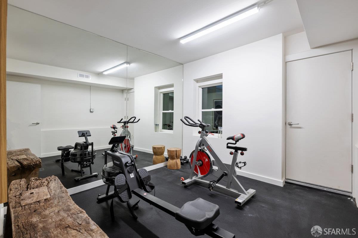 Detail Gallery Image 45 of 71 For 2988 Washington St, San Francisco,  CA 94115 - 2 Beds | 1/1 Baths