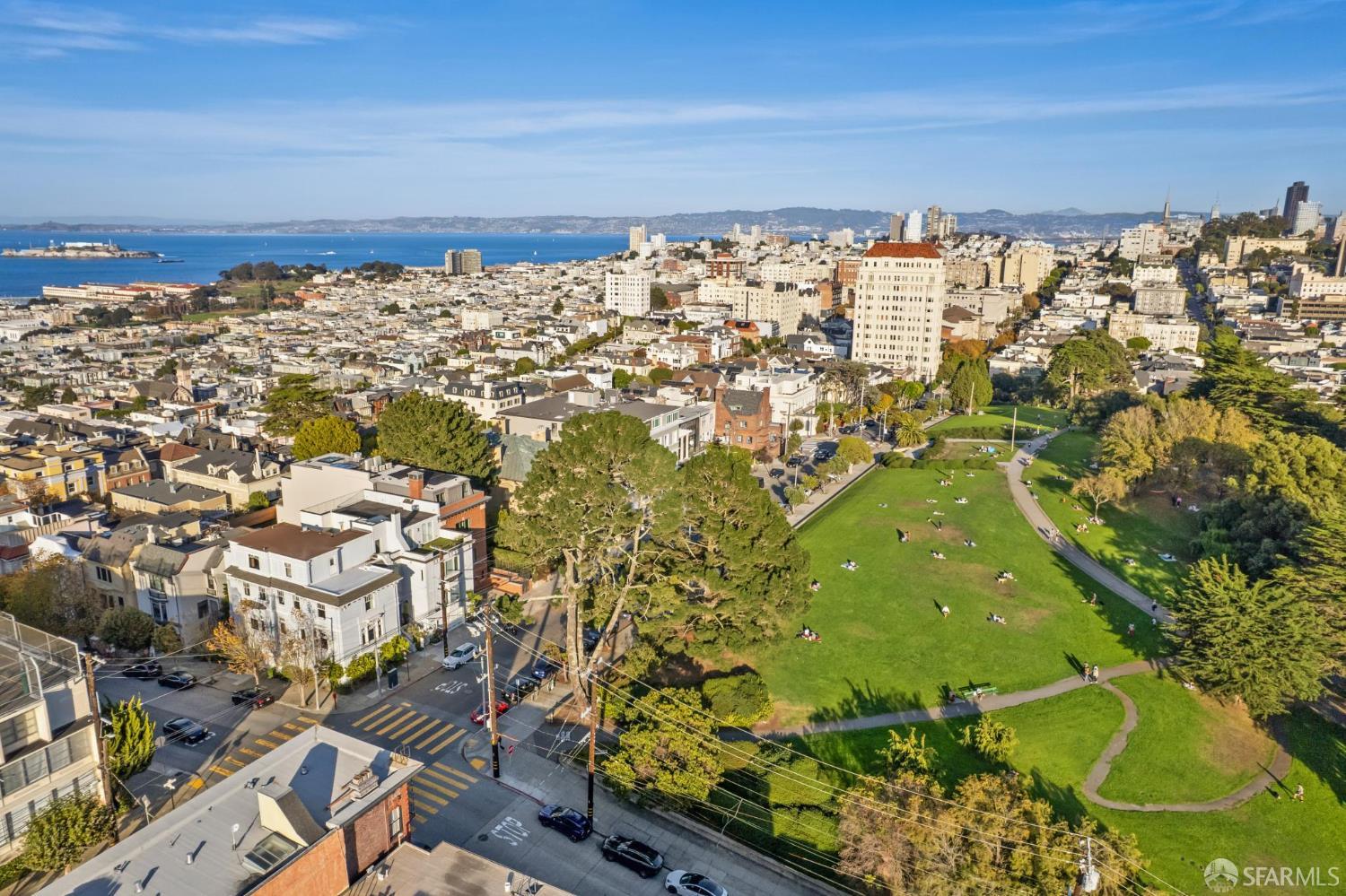 Detail Gallery Image 4 of 17 For 2690 Jackson St, San Francisco,  CA 94115 - – Beds | – Baths