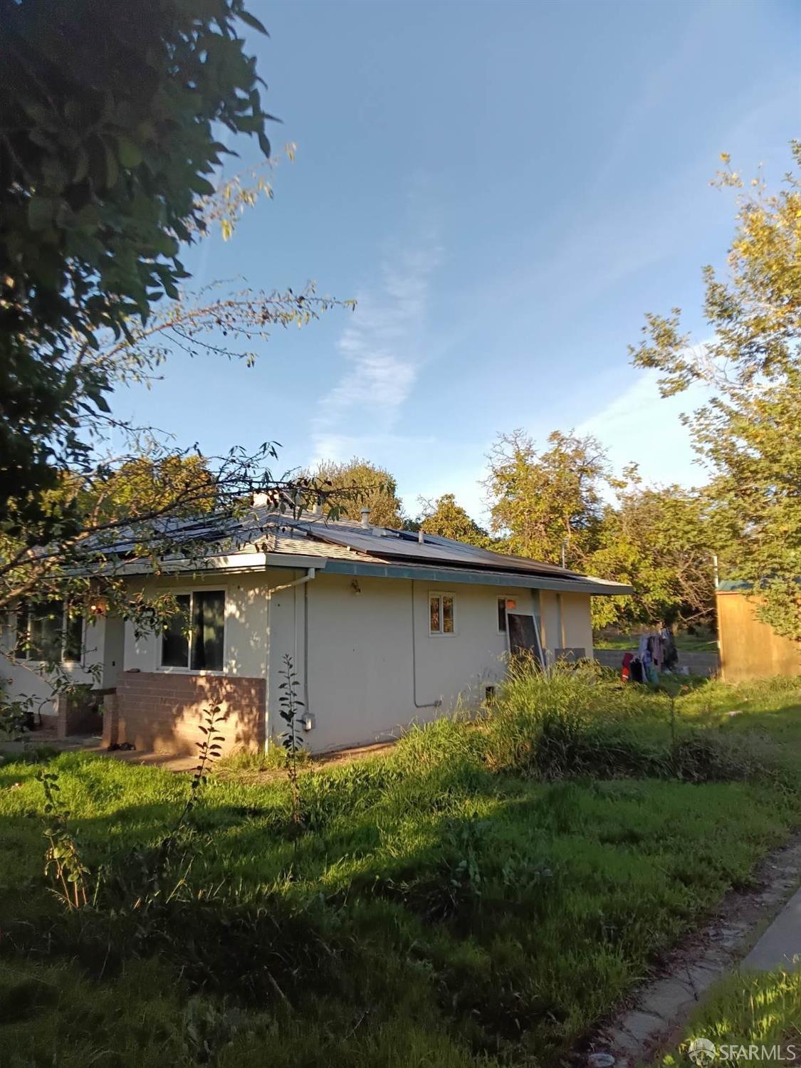 Detail Gallery Image 2 of 12 For 12420 State Highway 99e Hwy, Red Bluff,  CA 96080 - 3 Beds | 2 Baths