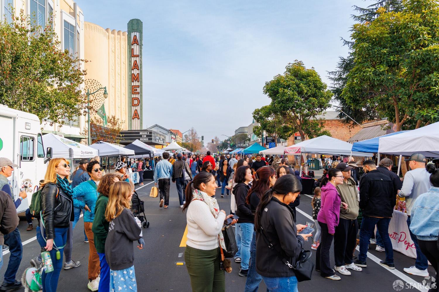 Detail Gallery Image 5 of 8 For 1407 Park St, Other City,  CA 94501 - – Beds | – Baths