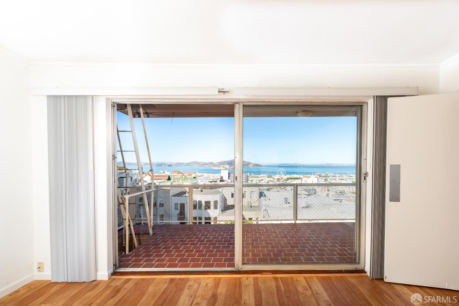 Detail Gallery Image 12 of 15 For 866 Green St #5,  San Francisco,  CA 94133 - 0 Beds | 1/1 Baths